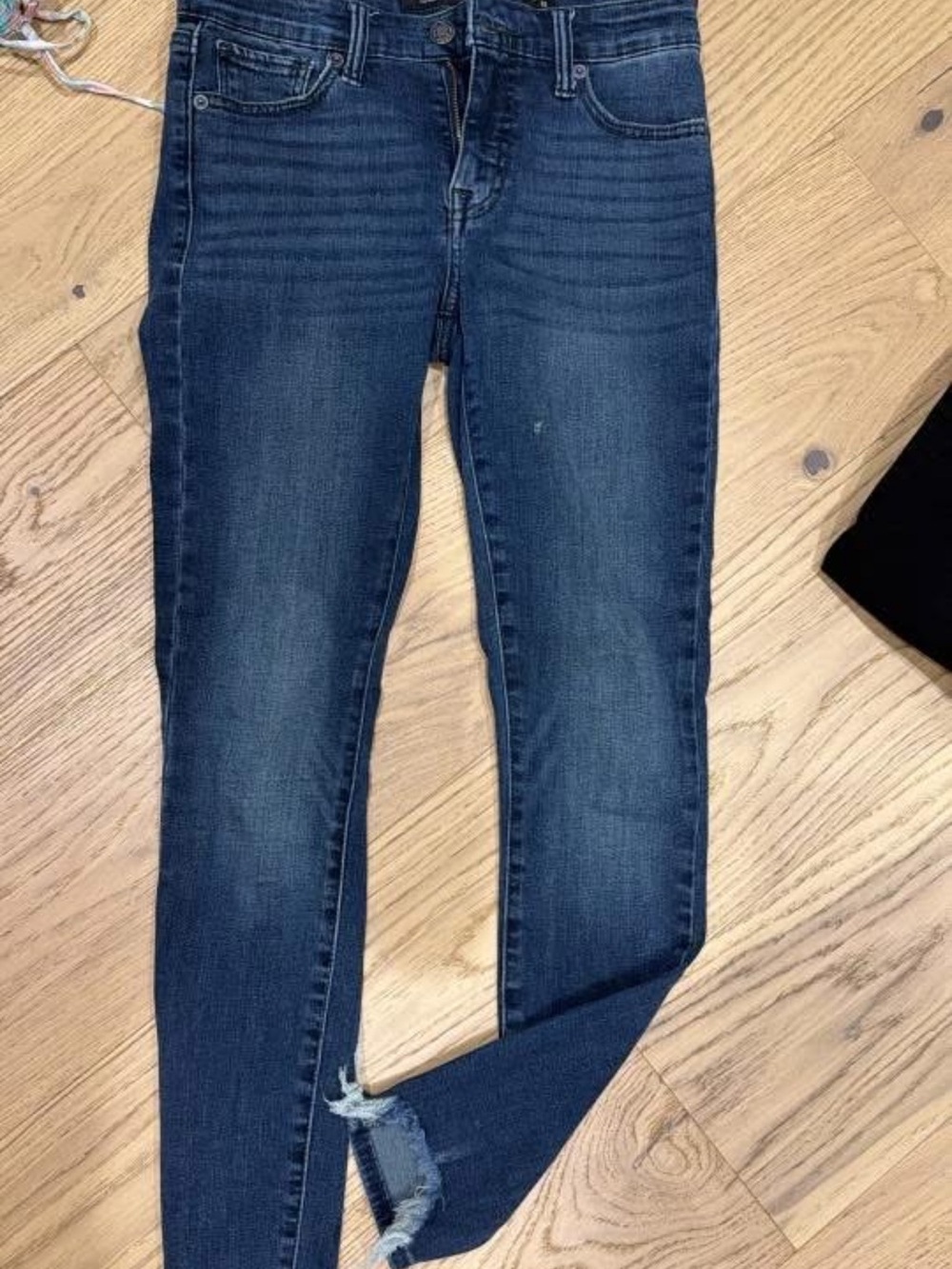 Lucky Brand Women's Dark Wash Skinny Jeans with Distressed Hem